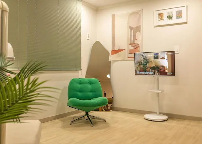 서울역 도보, 최대 7인, 예쁜 감성 숙소, 유명 관광지 이동 편리, 공항 철도